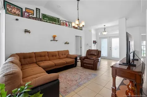 532 SE Ron Rico Terrace Port St Lucie FL 34983