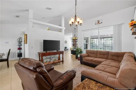 532 SE Ron Rico Terrace Port St Lucie FL 34983