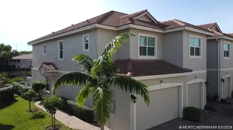 566 SW Glen Crest Way Stuart FL 34997