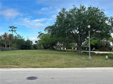 103 SE Via Bisento Port St Lucie FL 34952