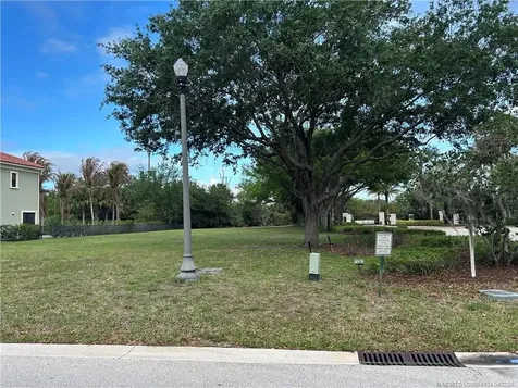 103 SE Via Bisento Port St Lucie FL 34952