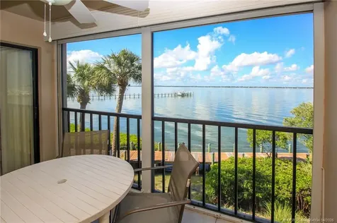 4680 NE Sandpebble Trace Stuart FL 34996