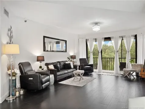 221 NE Plantation Road Stuart FL 34996