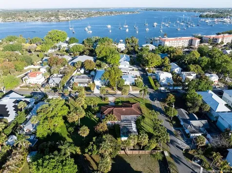 701 SW Cleveland Avenue Stuart FL 34994