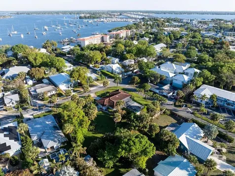 701 SW Cleveland Avenue Stuart FL 34994