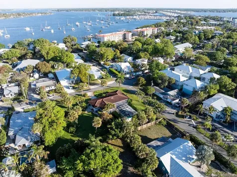 701 SW Cleveland Avenue Stuart FL 34994