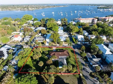 701 SW Cleveland Avenue Stuart FL 34994