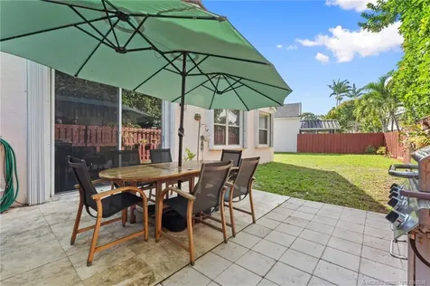 121 Woodlake Circle Greenacres FL 33463
