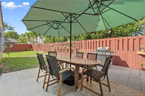 121 Woodlake Circle Greenacres FL 33463