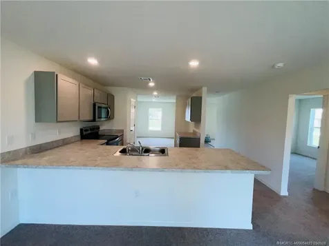 934 SW Mcdevitt Avenue Port St Lucie FL 34953