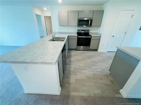 934 SW Mcdevitt Avenue Port St Lucie FL 34953