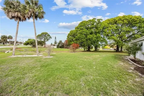 1673 SE Lyngate Drive Port St Lucie FL 34952