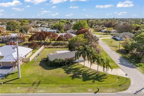 598 SW Lakehurst Drive Port St Lucie FL 34983