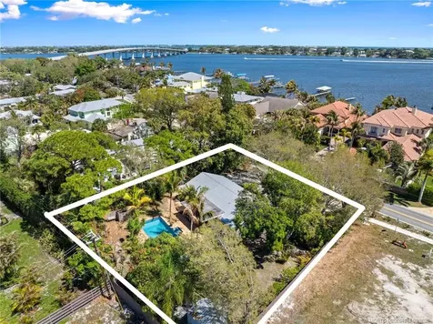 892 SE Saint Lucie Boulevard Stuart FL 34996