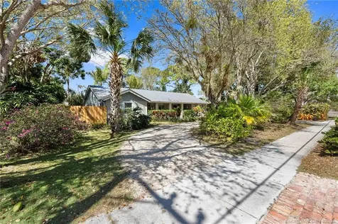 892 SE Saint Lucie Boulevard Stuart FL 34996