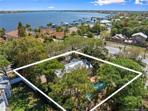 892 SE Saint Lucie Boulevard Stuart FL 34996