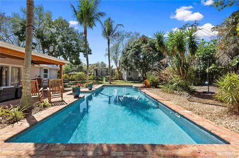892 SE Saint Lucie Boulevard Stuart FL 34996