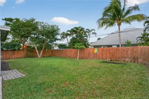 9275 SE Mercury Street Hobe Sound FL 33455