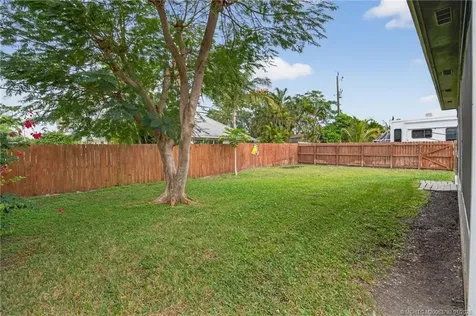 9275 SE Mercury Street Hobe Sound FL 33455