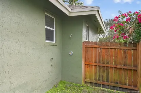 9275 SE Mercury Street Hobe Sound FL 33455