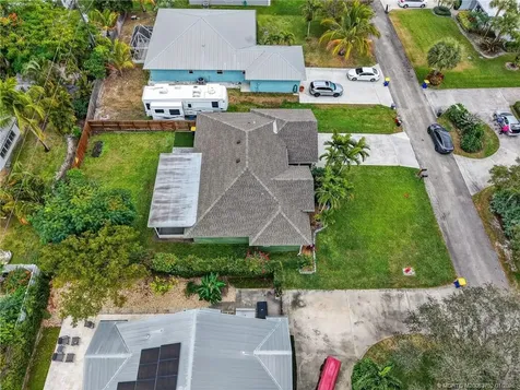 9275 SE Mercury Street Hobe Sound FL 33455