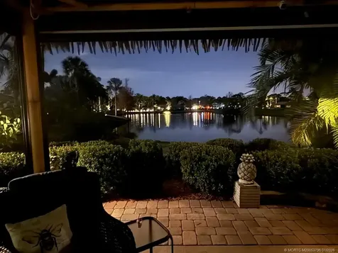 462 NW Sandtrap Lane Port St Lucie FL 34986