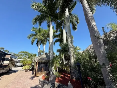 462 NW Sandtrap Lane Port St Lucie FL 34986