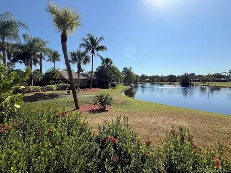 462 NW Sandtrap Lane Port St Lucie FL 34986