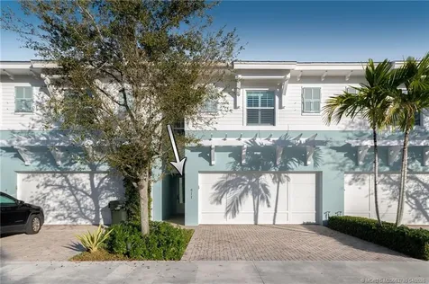 411 SE High School Avenue Stuart FL 34994