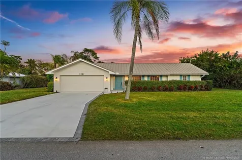 3881 SE Fairway W Stuart FL 34997