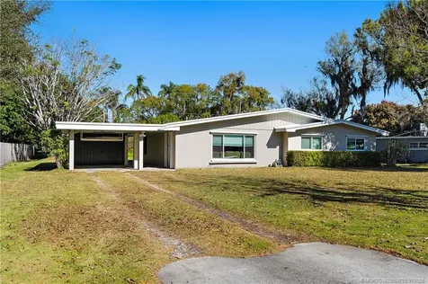 800 Anita Street Fort Pierce FL 34982