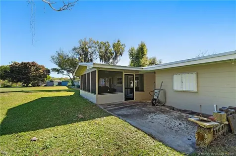 800 Anita Street Fort Pierce FL 34982