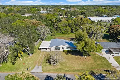 800 Anita Street Fort Pierce FL 34982