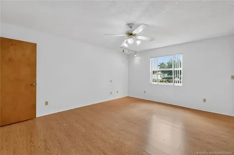 9496 SE Park Street Hobe Sound FL 33455