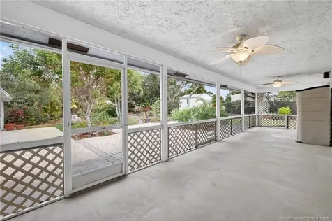 9496 SE Park Street Hobe Sound FL 33455