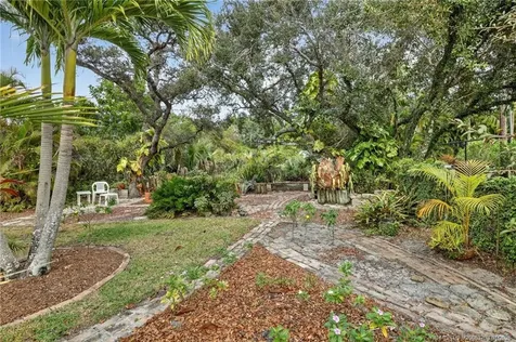 9496 SE Park Street Hobe Sound FL 33455