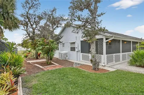 9496 SE Park Street Hobe Sound FL 33455