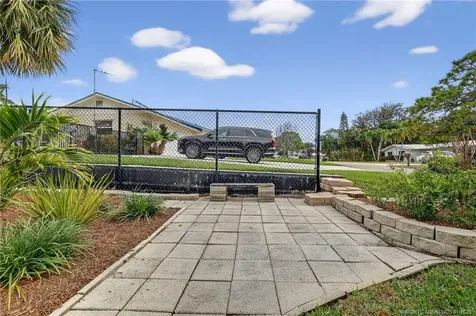 9496 SE Park Street Hobe Sound FL 33455