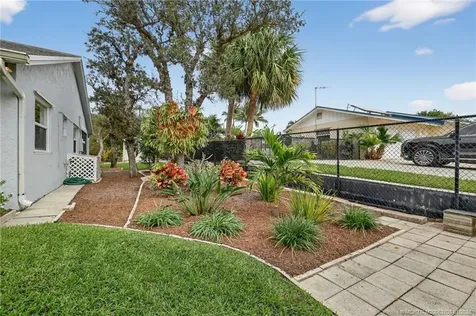 9496 SE Park Street Hobe Sound FL 33455