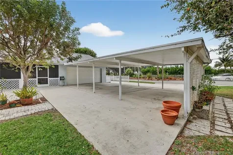 9496 SE Park Street Hobe Sound FL 33455