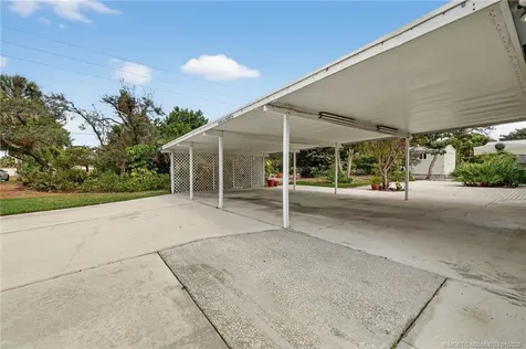 9496 SE Park Street Hobe Sound FL 33455