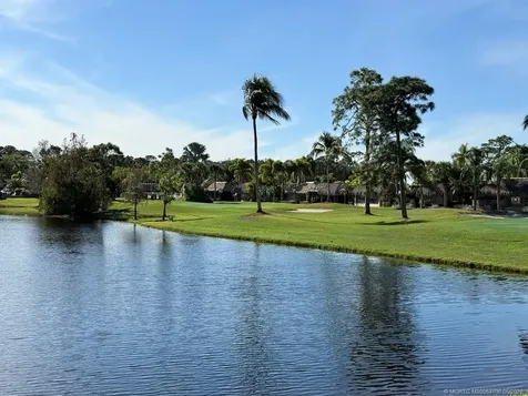 464 NW Sandtrap Lane Port St Lucie FL 34986