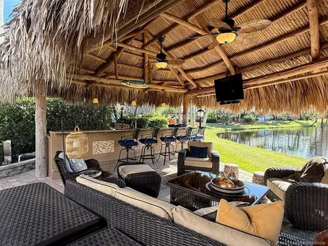 464 NW Sandtrap Lane Port St Lucie FL 34986