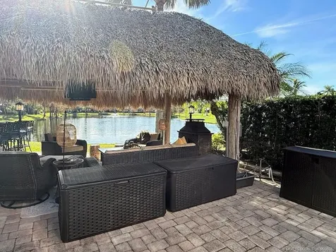464 NW Sandtrap Lane Port St Lucie FL 34986