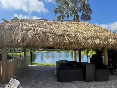 464 NW Sandtrap Lane Port St Lucie FL 34986