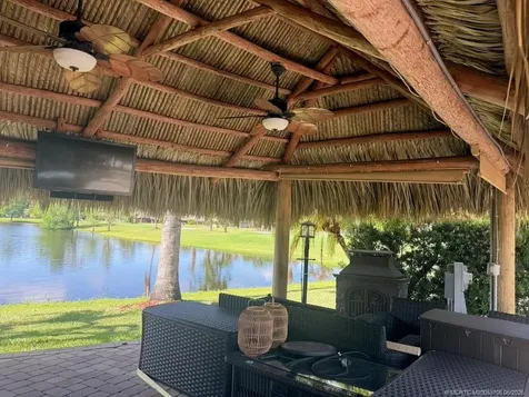 464 NW Sandtrap Lane Port St Lucie FL 34986