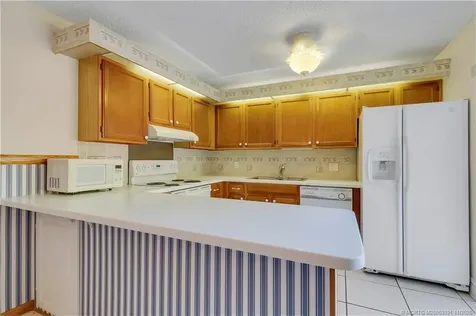 5662 SE Windsong Lane Stuart FL 34997