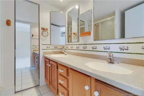 5662 SE Windsong Lane Stuart FL 34997