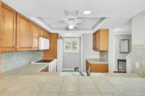 5556 NE Gulfstream Way Hutchinson Island FL 34996