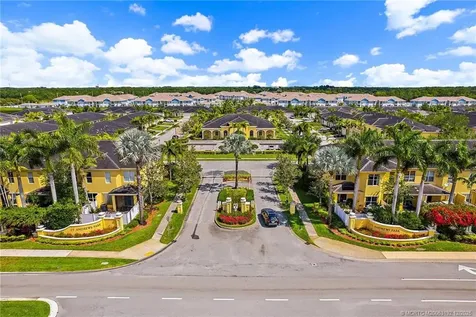 6196 NW Cullen Way Port St Lucie FL 34983